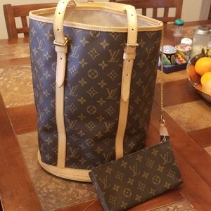 Louis Vuitton Monogram Bucket Bag GM